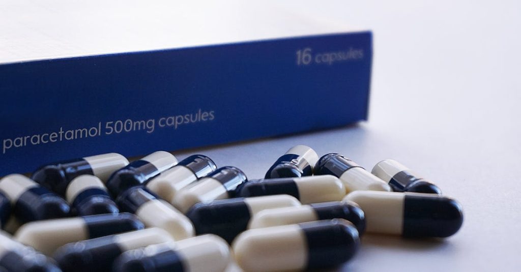 découvrez tout ce qu'il faut savoir sur le paracétamol : ses utilisations, posologie, effets secondaires et précautions d'emploi. informez-vous sur ce médicament incontournable pour soulager efficacement la douleur et la fièvre.
