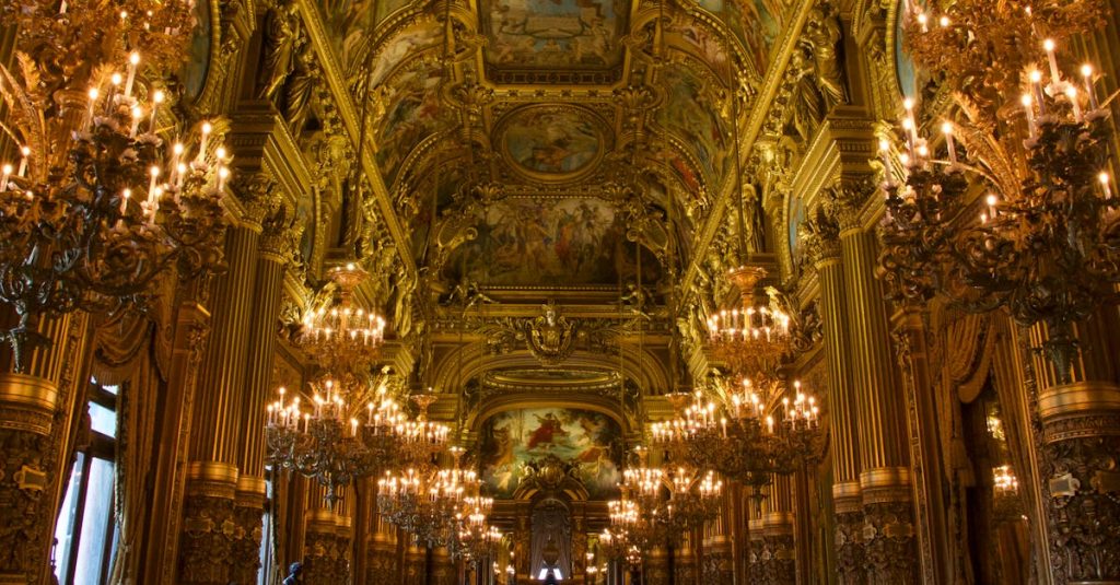 découvrez le fascinant monde du palais creux, une structure emblématique alliant mystère et beauté. explorez son architecture unique et plongez dans son histoire riche, tout en admirant les trésors cachés qu'il renferme. une visite incontournable pour les amateurs d'art et d'histoire.